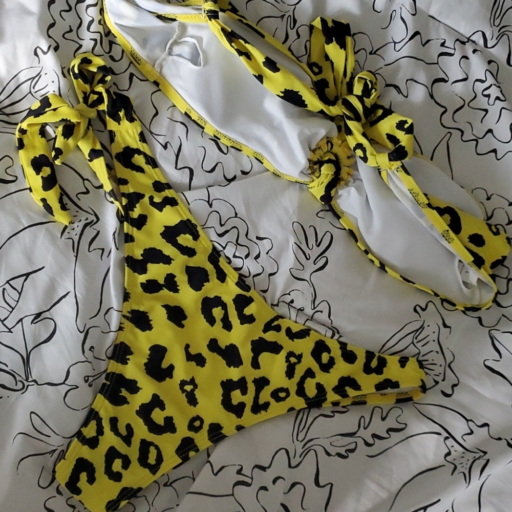 New yellow bikini - Picture 2 of 2